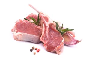 bild im beitrag lammfleisch mit gewuerzen Rezepttipp ueberbackene Lammkotelett